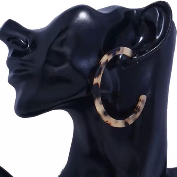 Tortoiseshell Acetate Lightweight Hoop Earrings NWT - Picture 7 of 7